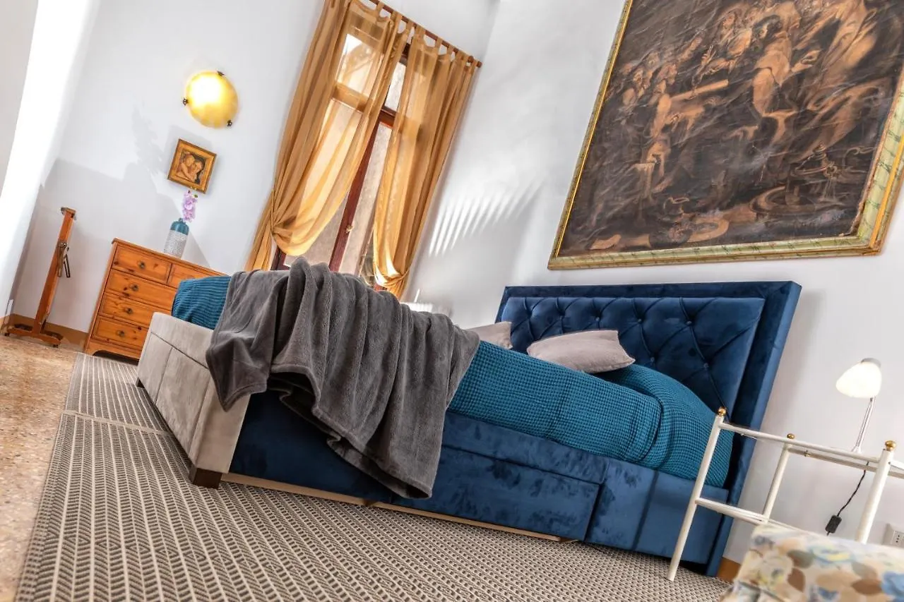 S04-San Pantalon Apartment Venice