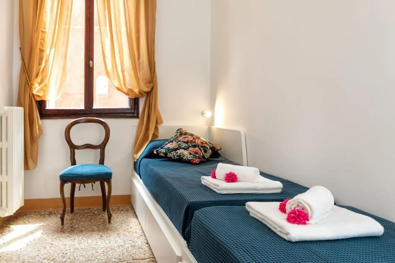 S04-San Pantalon Apartment Venice