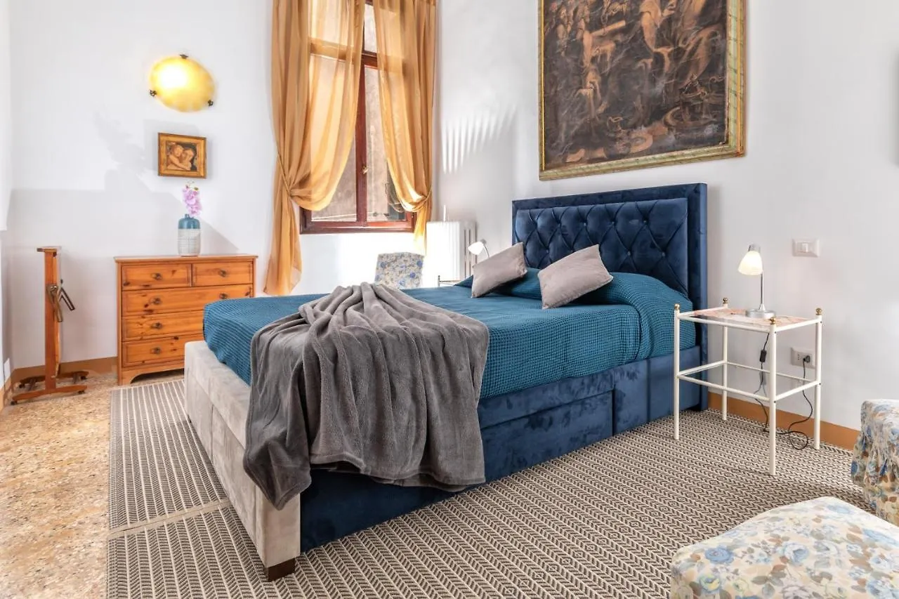 S04-San Pantalon Apartment Venice