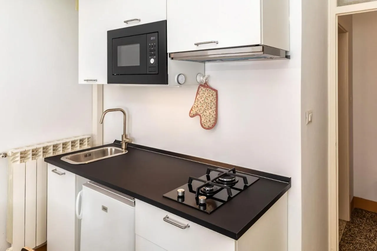 S04-San Pantalon Apartment Venice Italy