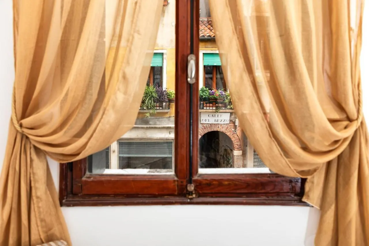 S04-San Pantalon Apartment Venice